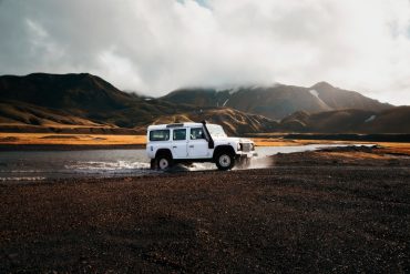 Pourquoi les voitures de luxe sont-elles le symbole ultime de l’élégance et du prestige ?